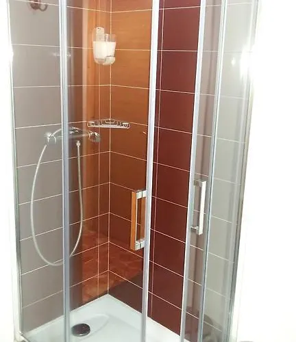 Konukevi La Estacion 2*